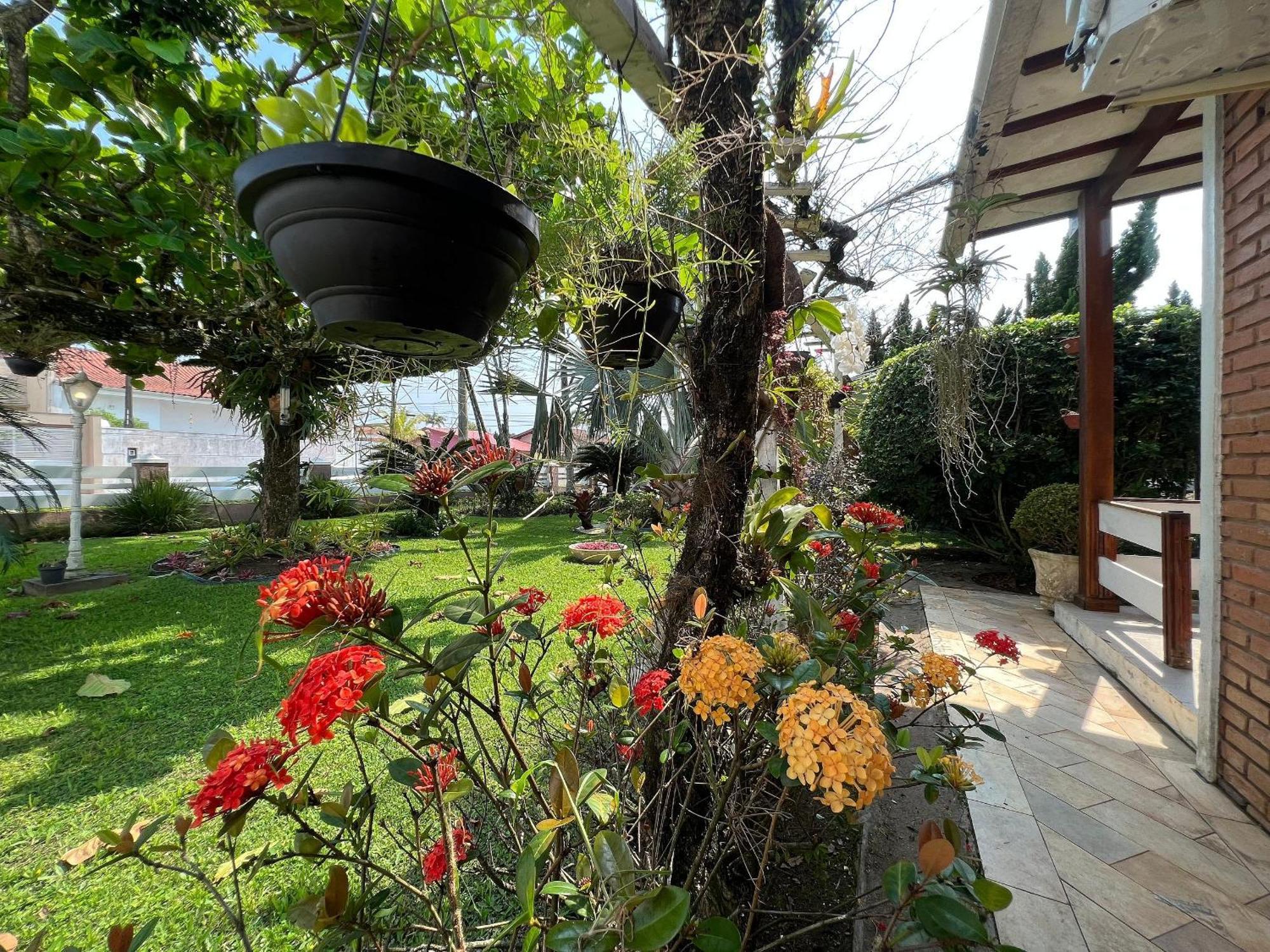 Casa Agradavel Com Piscina, A Poucos Passos Da Praia Peruíbe Exterior foto